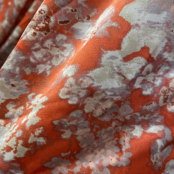 Evereve flowy long sleeve top - Picture 2 of 3